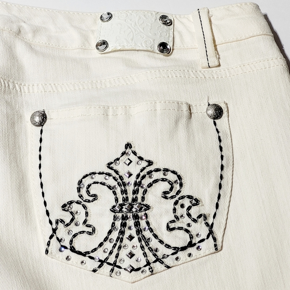 Style & Co. Premium Capris Jeans Soft White Embroidered & Rhinestones (14) - Picture 6 of 11